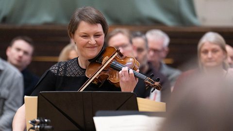 woman on violin