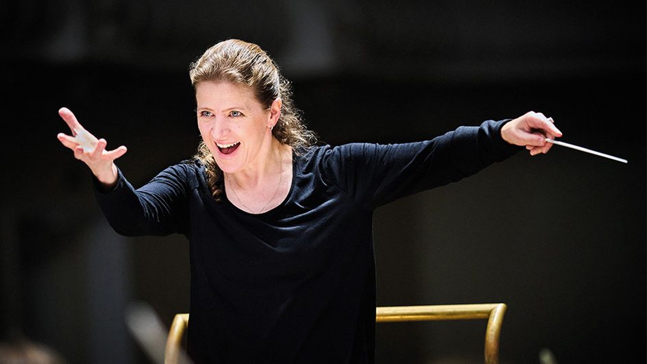 Kristiina Poska conducting