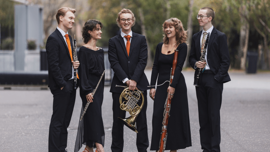Lumas Winds group picture with instruments